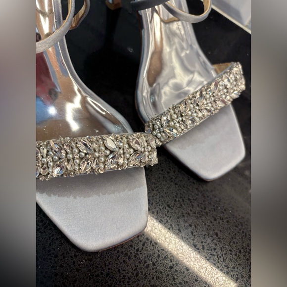 Badgley Mischka Nala Sandals Size 8 Wedding Bride Light Blue Rhinestones $225 - Picture 7 of 9